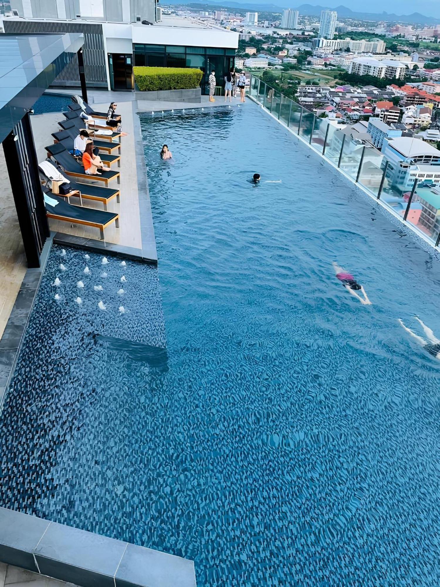 Central Pattaya - Sea View Large Balcony Condo With Infinity Pool Exterior photo